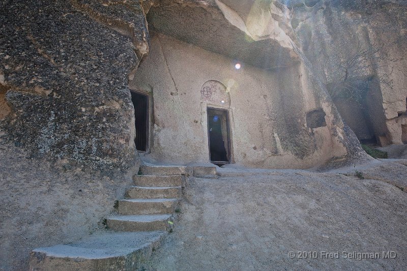 20100405_141444 D3.jpg - Church caves